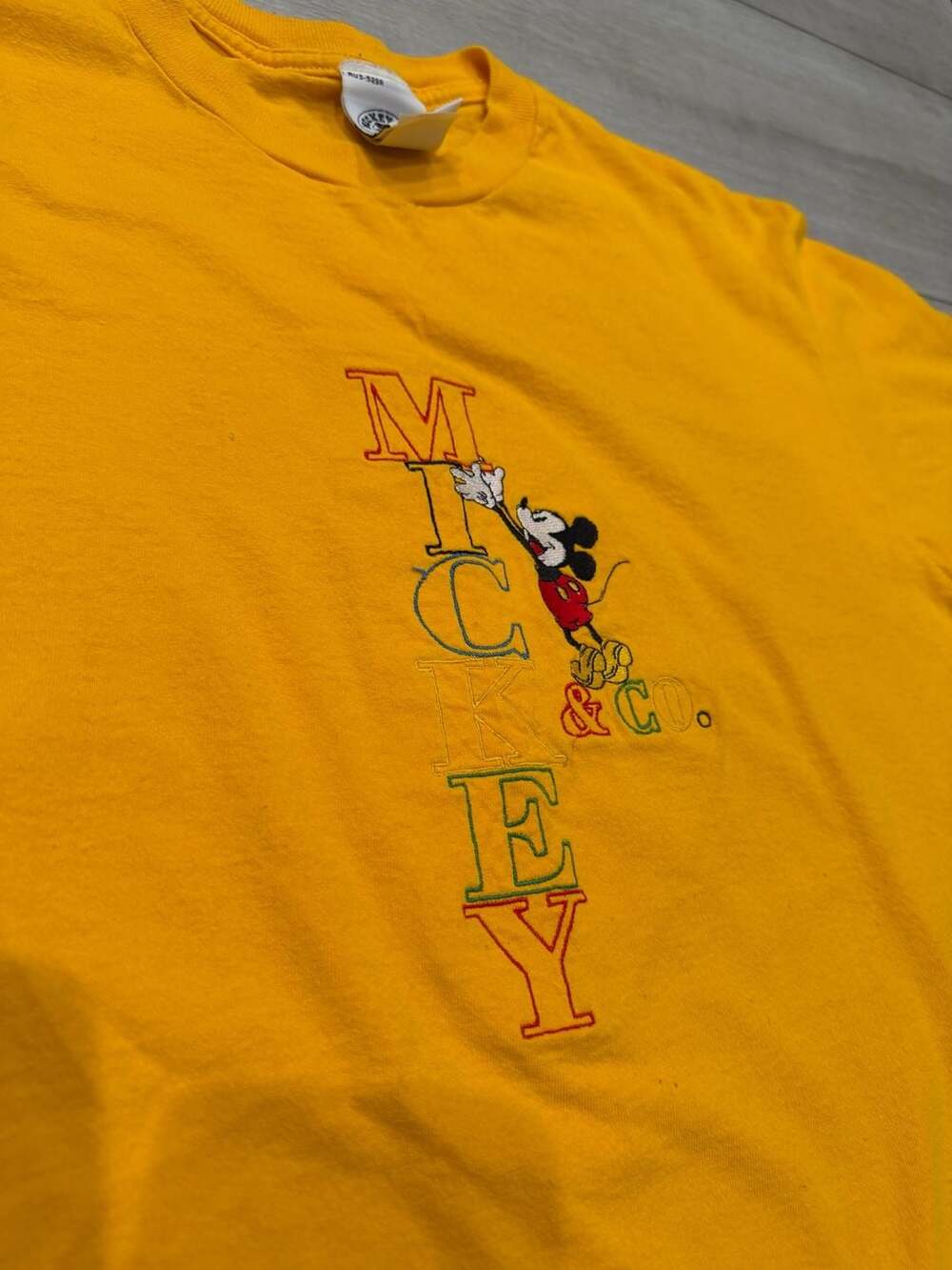 90s Vintage Disney Mickey & Co. T-Shirt Large Yellow Embroidered Graphic Size La